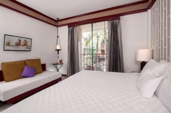 The Top Patong Resort Bagian luar foto