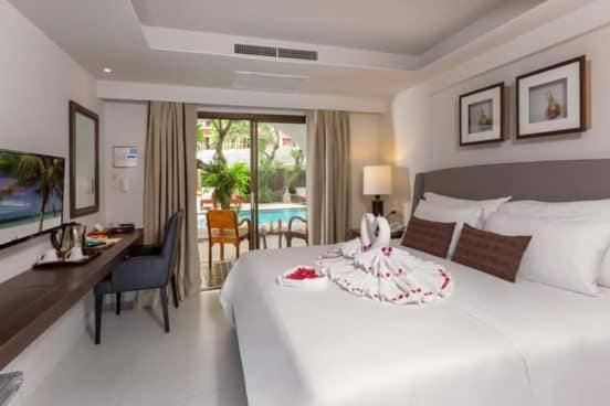 The Top Patong Resort Bagian luar foto