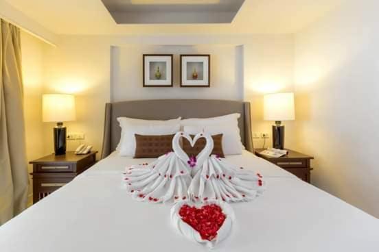 The Top Patong Resort Bagian luar foto